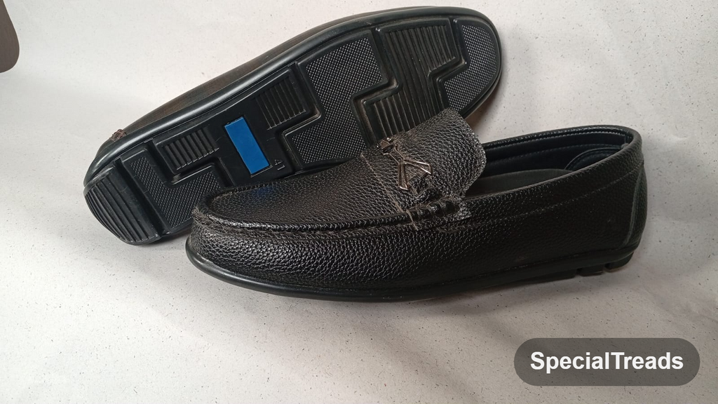SpecialTreads Men's Black Pebbled Leather Moccasin Loafer – pair and sole view